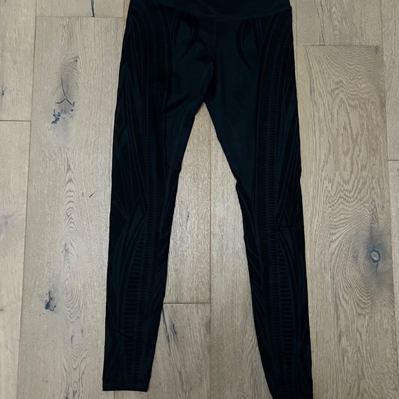 Alo leggings XS - Picture 3 of 4